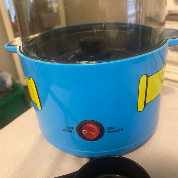 DC Comics Batman Mini Stir Popcorn Maker - Picture 8 of 10